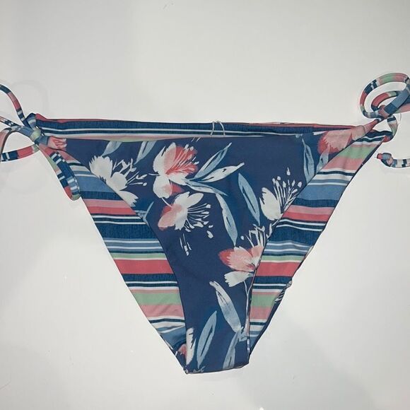 NWOT Splendid Painted Desert Reversible Side
Tie Bikini Medium - Picture 3 of 14